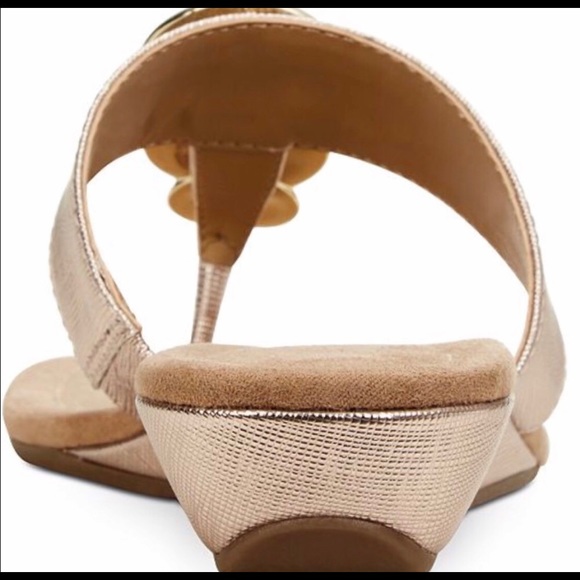 🎉🎉Host Pick🎉🎉. Alfani Sandal - Picture 3 of 5